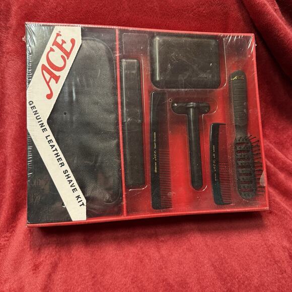 VINTAGE GOODY ACE GENUINE LEATHER SHAVE KIT SOAP BRUSH CASE 2 COMBS NEW SEALED - Picture 1 of 3